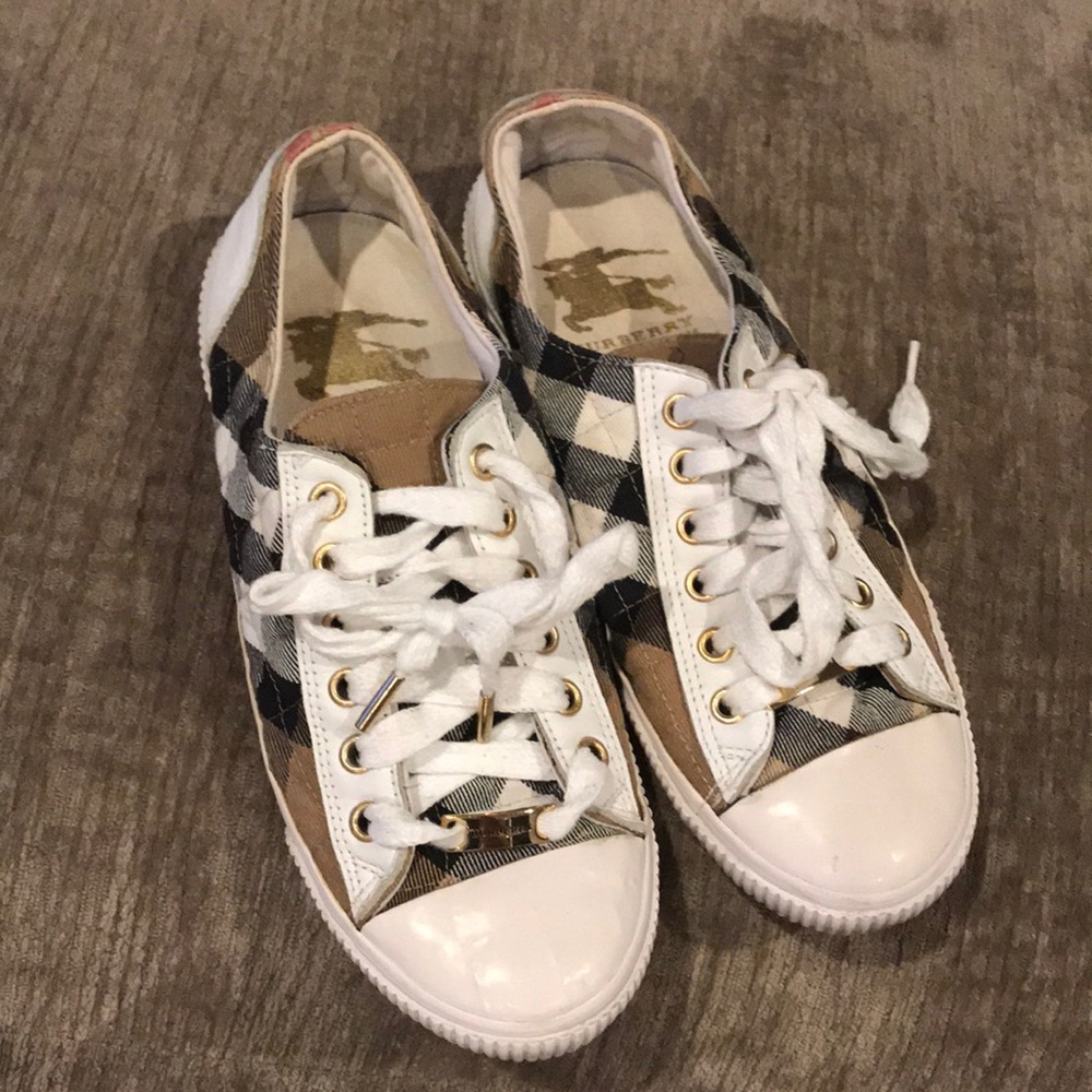 Burberry tennis shoes